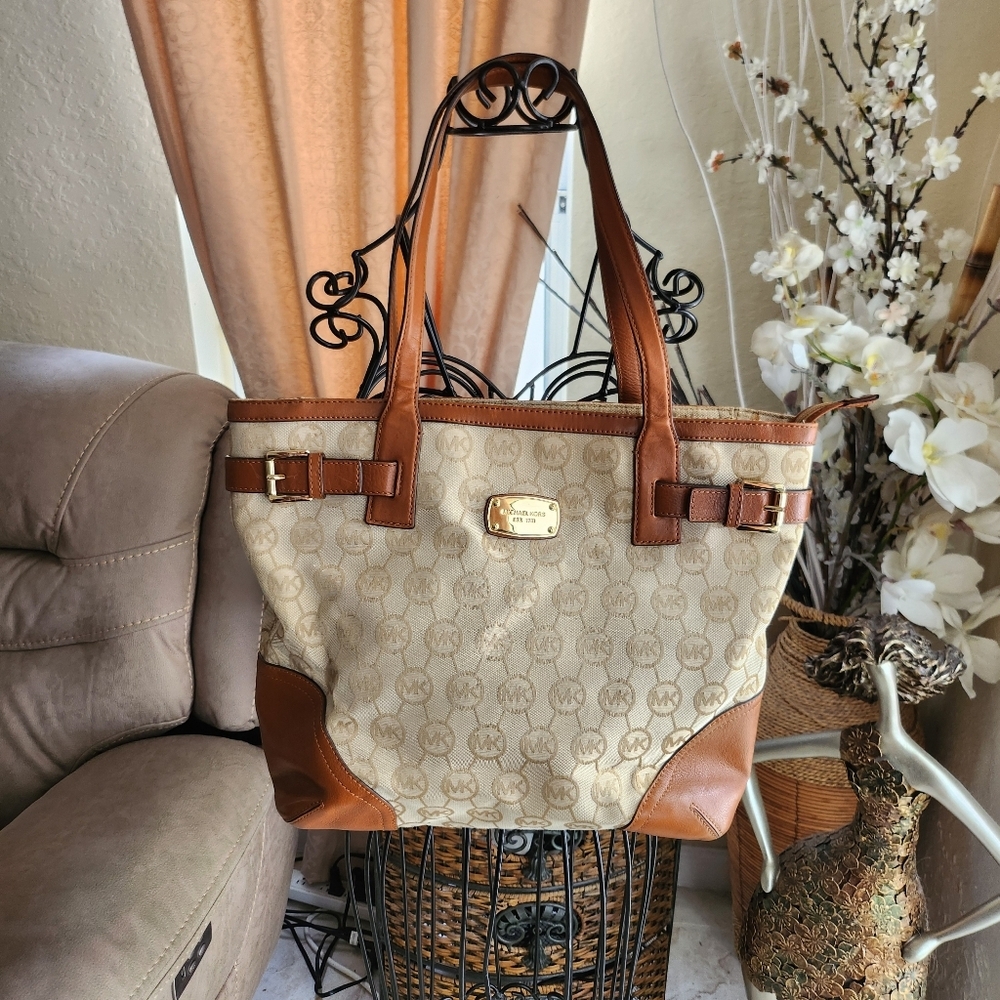 Michael Kors Hamilton Canvas Shoulder Bag